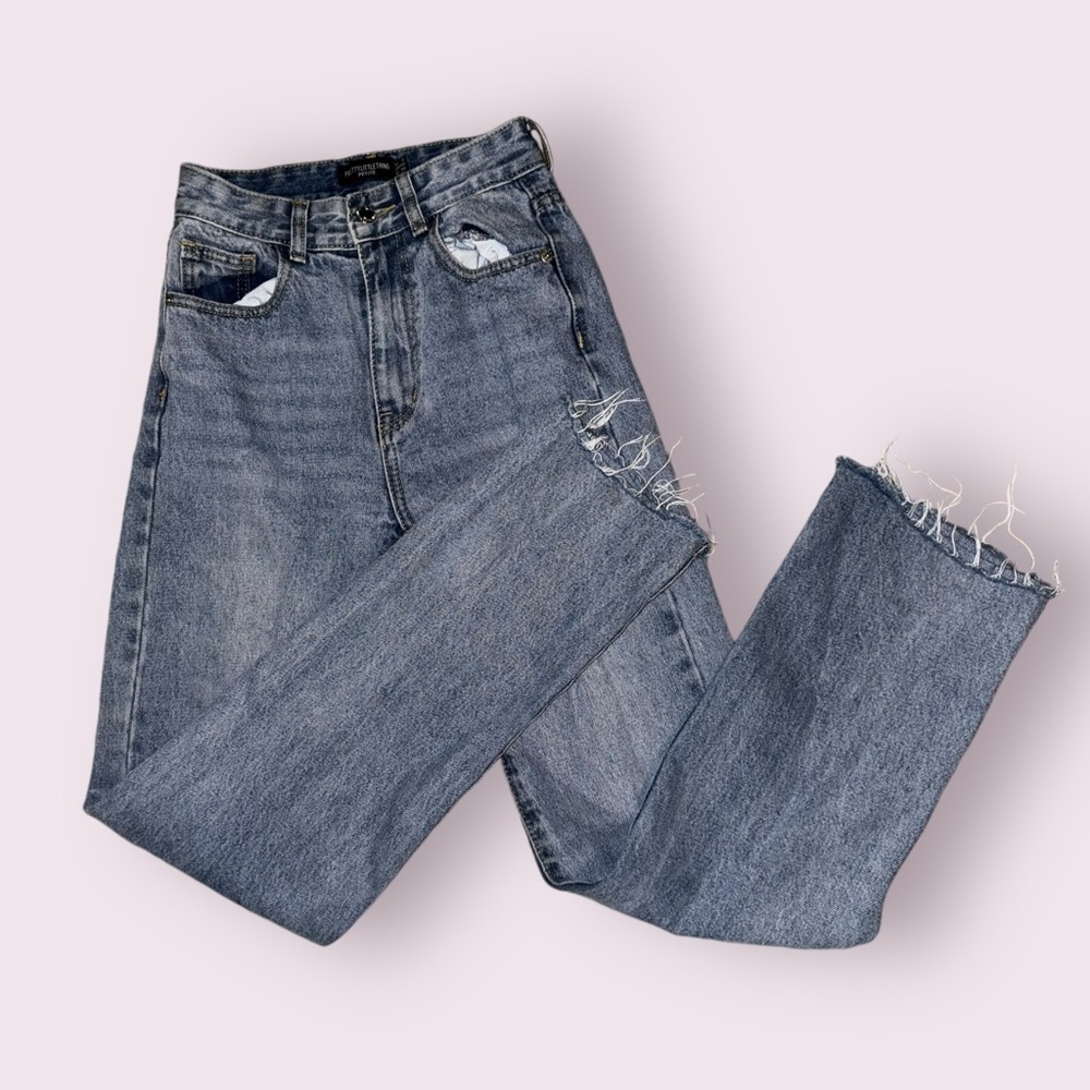 PrettyLittleThing Petite Mom Jeans Distressed Cuffed Denim 00P